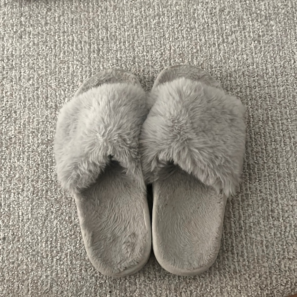 Gray soft slippers